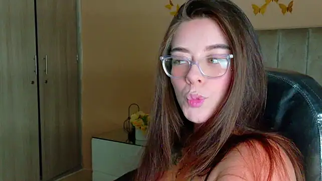 Charlotte_Olsen_ Momentaufnahme des Live-Raums auf Stripchat