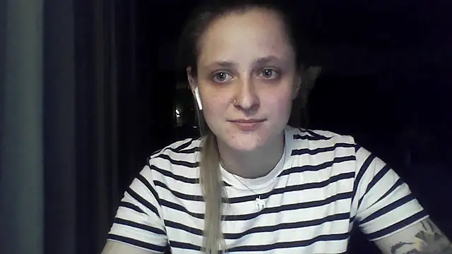 LeaWetGirl webcam