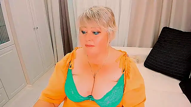 BIGTITSBBW webcam
