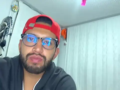 thomass1018 webcam
