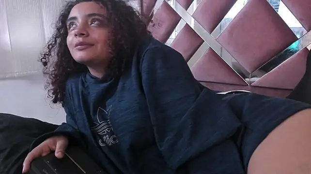 Dahlia_rossee webcam