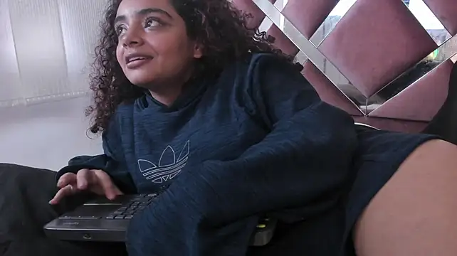 Dahlia_rossee webcam