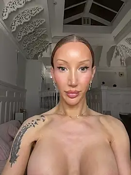 Allana29