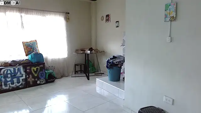 AlinaWoolf_ webcam
