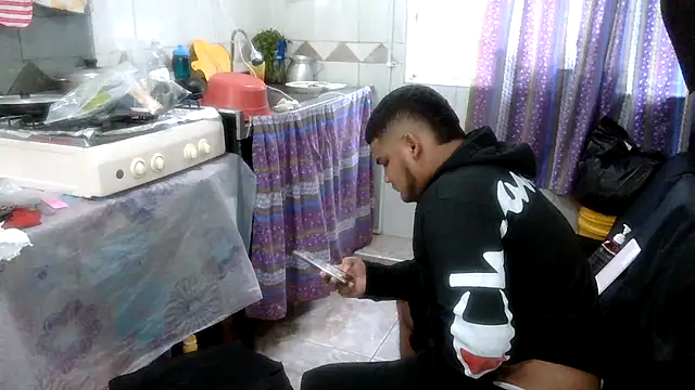 Boycuriousxxx webcam