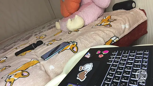 pink_pikachu_ webcam