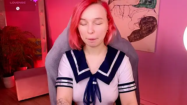 NaomiYoru webcam