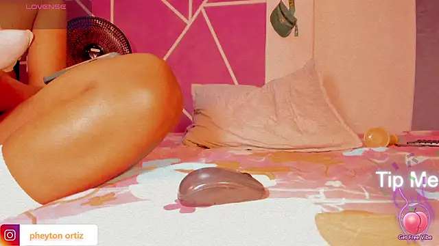 Sara_hot12112 webcam