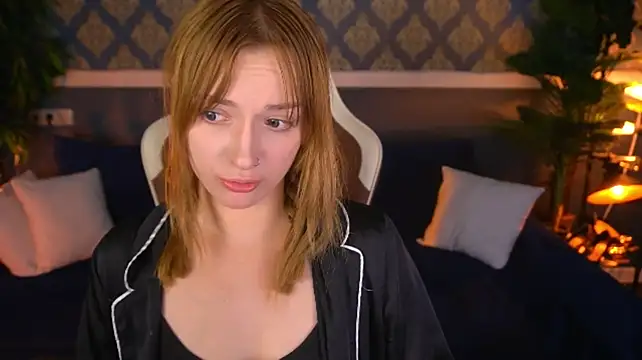 LizzaMoonn webcam