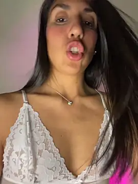 MaddyX__ webcam