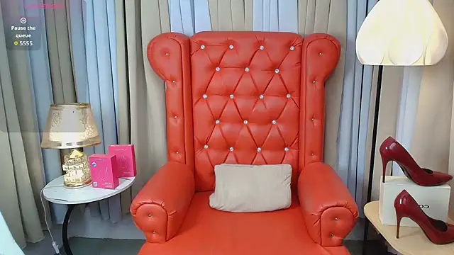 Naya_Hilton webcam