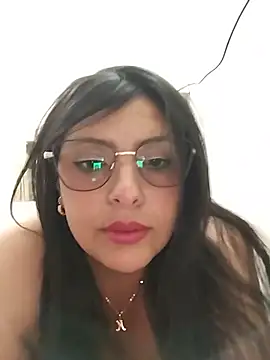 YINNA__24 webcam