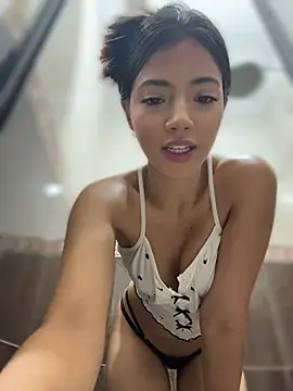 GoodGirlGoneBack webcam