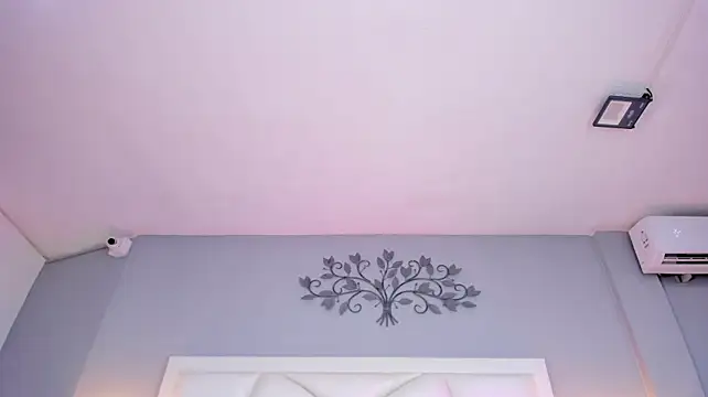 Layla_Alamiri webcam