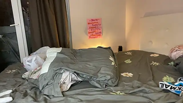 orange__boyy webcam