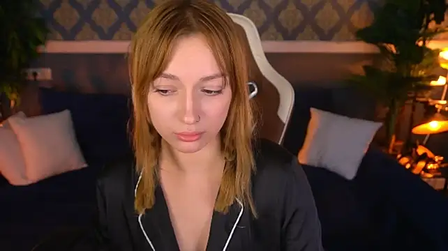 LizzaMoonn webcam