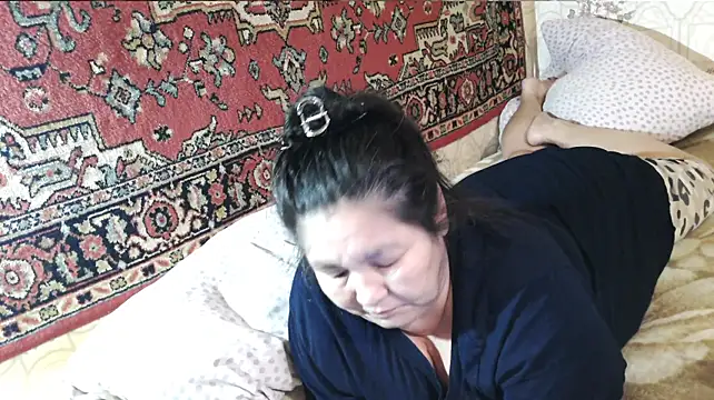 Zulfiya_Bruce webcam