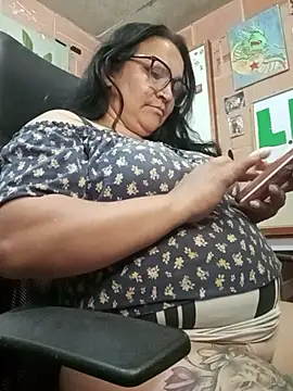 isis_milove webcam