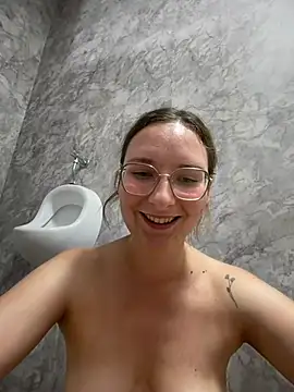 The_Snowwhitee webcam