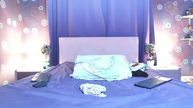 SquirtyAlice live cam on StripChat
