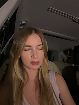 EvieEvans live cam on StripChat