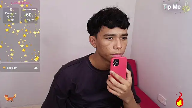 Little_Twink19x live cam on StripChat