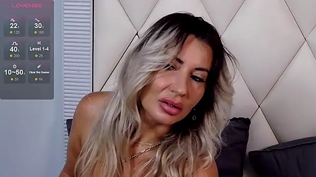 GinaBear 🕑 stream