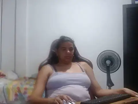 Adriana_0312 webcam