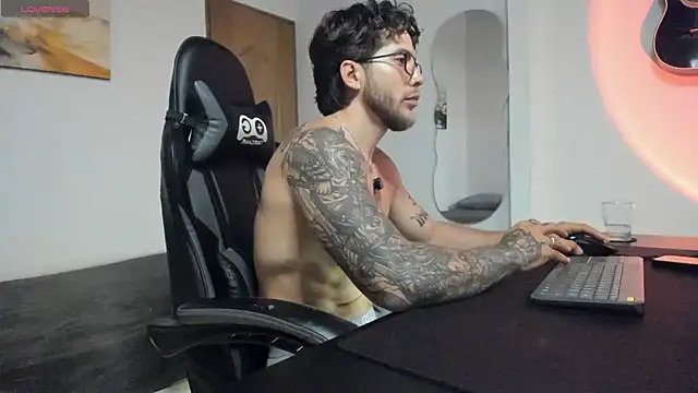 LucianSinclair webcam