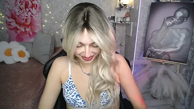 NickyAdamidi webcam