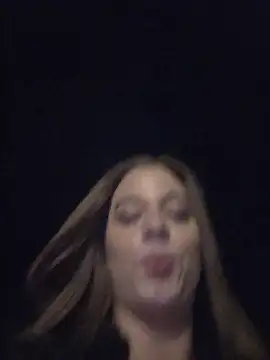Luna_Lynn 🥎 live webcam