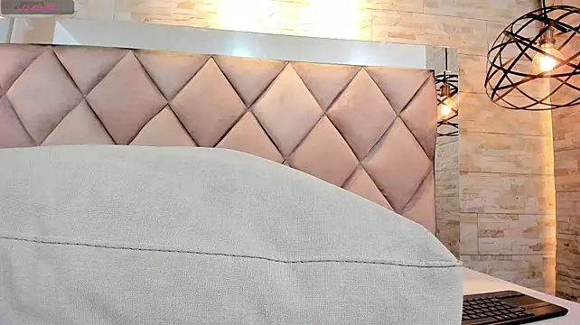 laura_rouse_ 😒 nude webcam chat