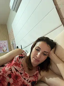 Irresistible37 webcam
