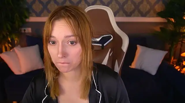 LizzaMoonn webcam