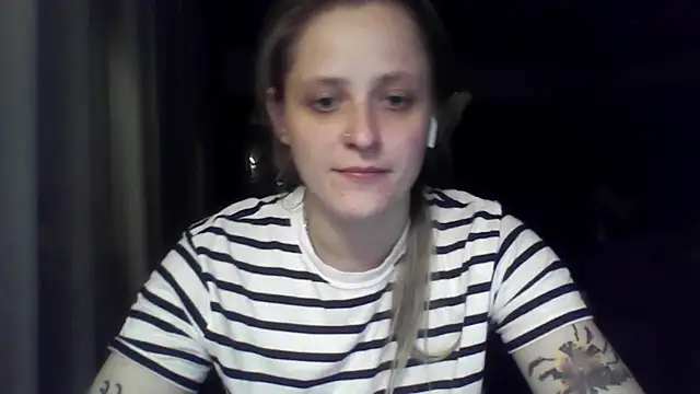 LeaWetGirl webcam