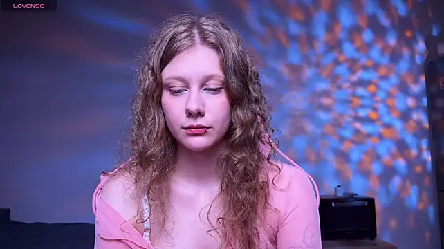 SweetyKiki webcam