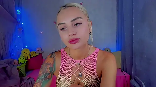YourLizzyDoll webcam