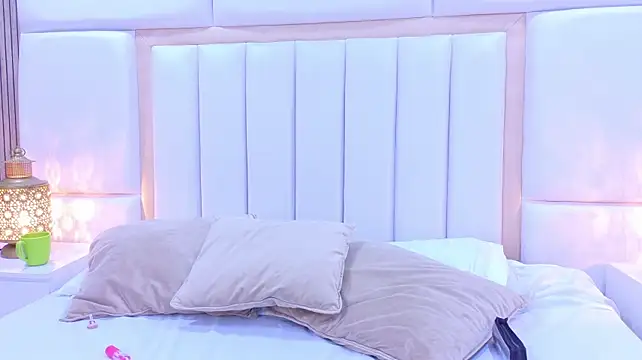 GabyMoreau webcam