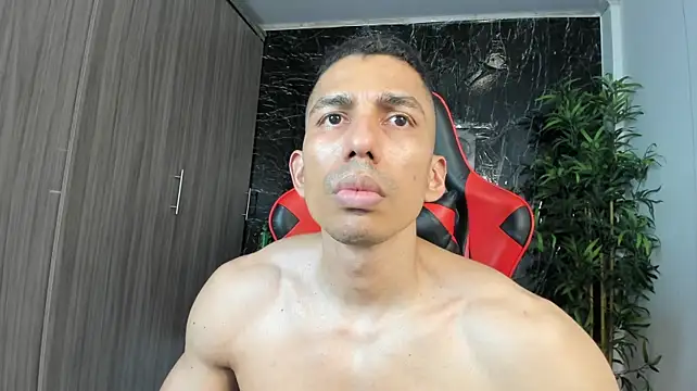 Erik_castle webcam