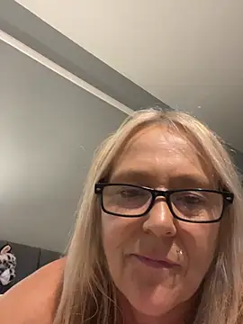 Blondnboujee53 live webcam
