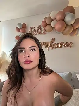 sofiagomez444 (F young) - Who’s my favorite today? 👑😏