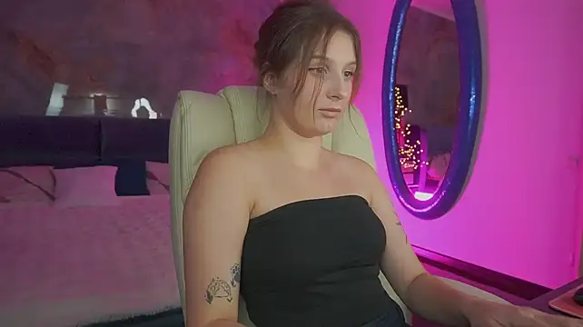 VikVikLove webcam