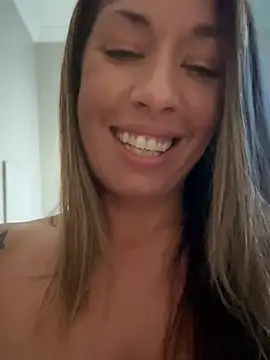 MiraKisss 🔣 live cam