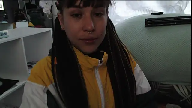 Hellen_dumont live cam on StripChat