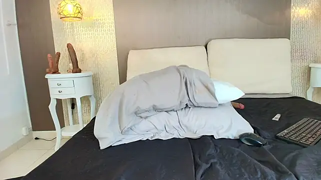 Tiifany_Baker webcam