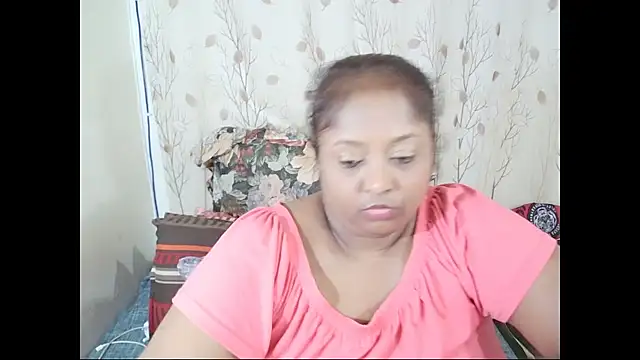 Indiantasha live cam on StripChat