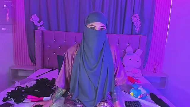 Nayla-Mouna 🦃 live chat