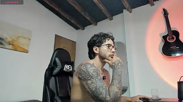 LucianSinclair webcam
