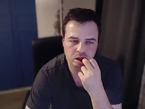 BraveCouple webcam