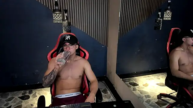 Axxel_Muscle webcam